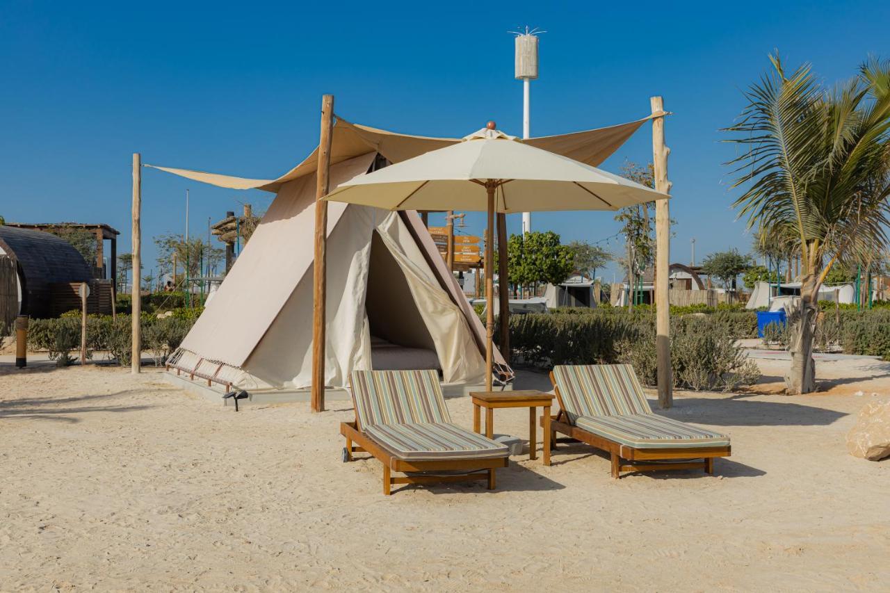 Bab Al Nojoum Hudayriyat Camp Hotel Абу Даби Екстериор снимка
