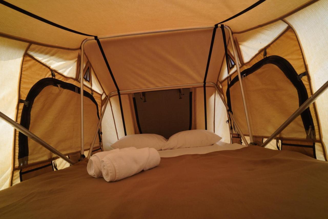 Bab Al Nojoum Hudayriyat Camp Hotel Абу Даби Екстериор снимка