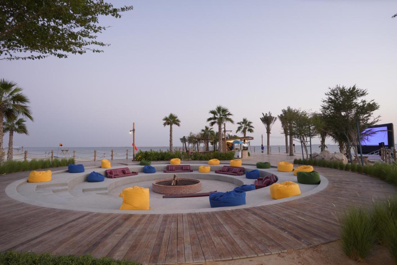 Bab Al Nojoum Hudayriyat Camp Hotel Абу Даби Екстериор снимка
