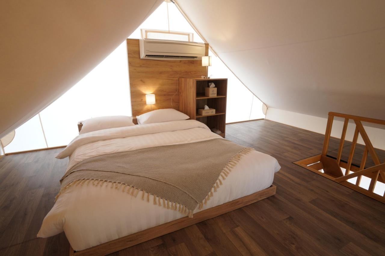 Bab Al Nojoum Hudayriyat Camp Hotel Абу Даби Екстериор снимка