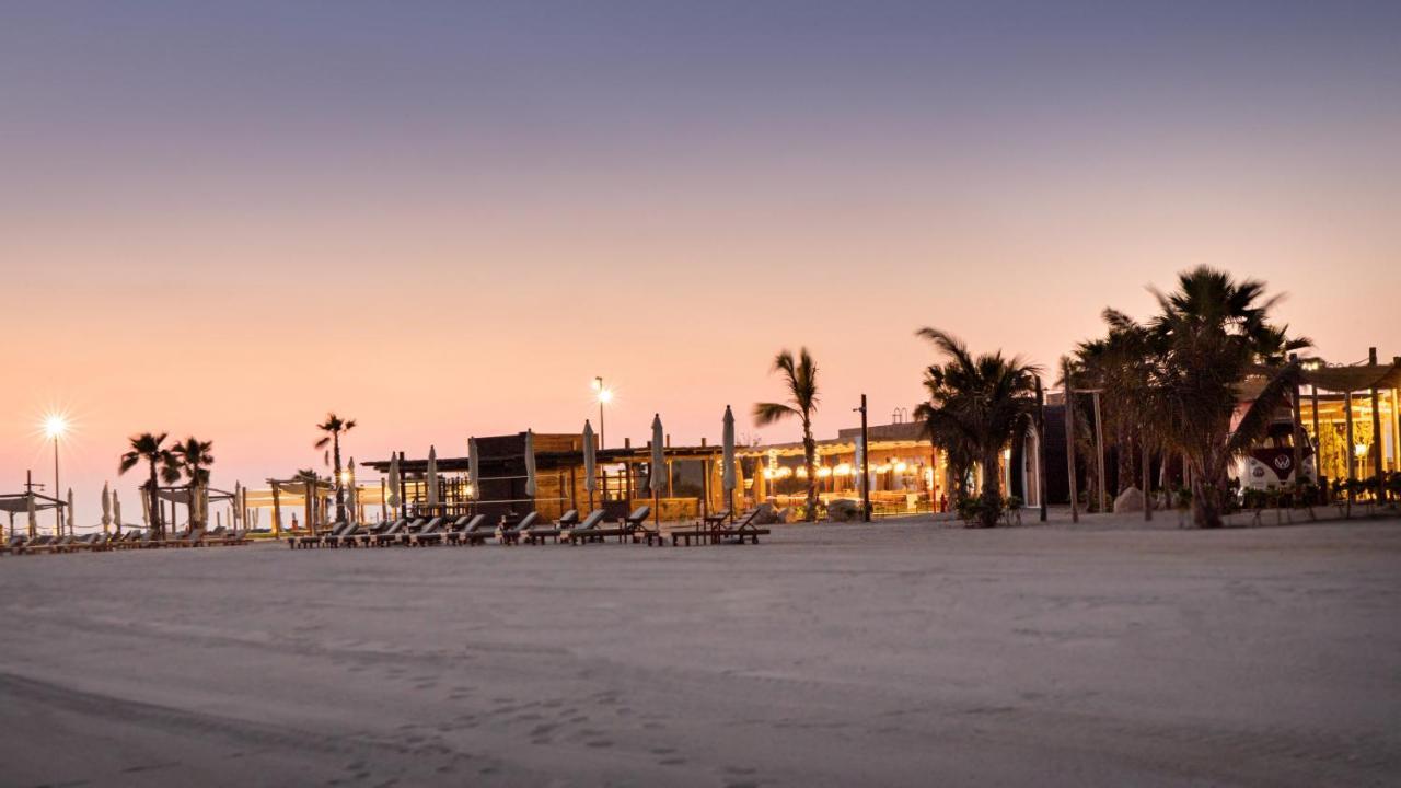 Bab Al Nojoum Hudayriyat Camp Hotel Абу Даби Екстериор снимка