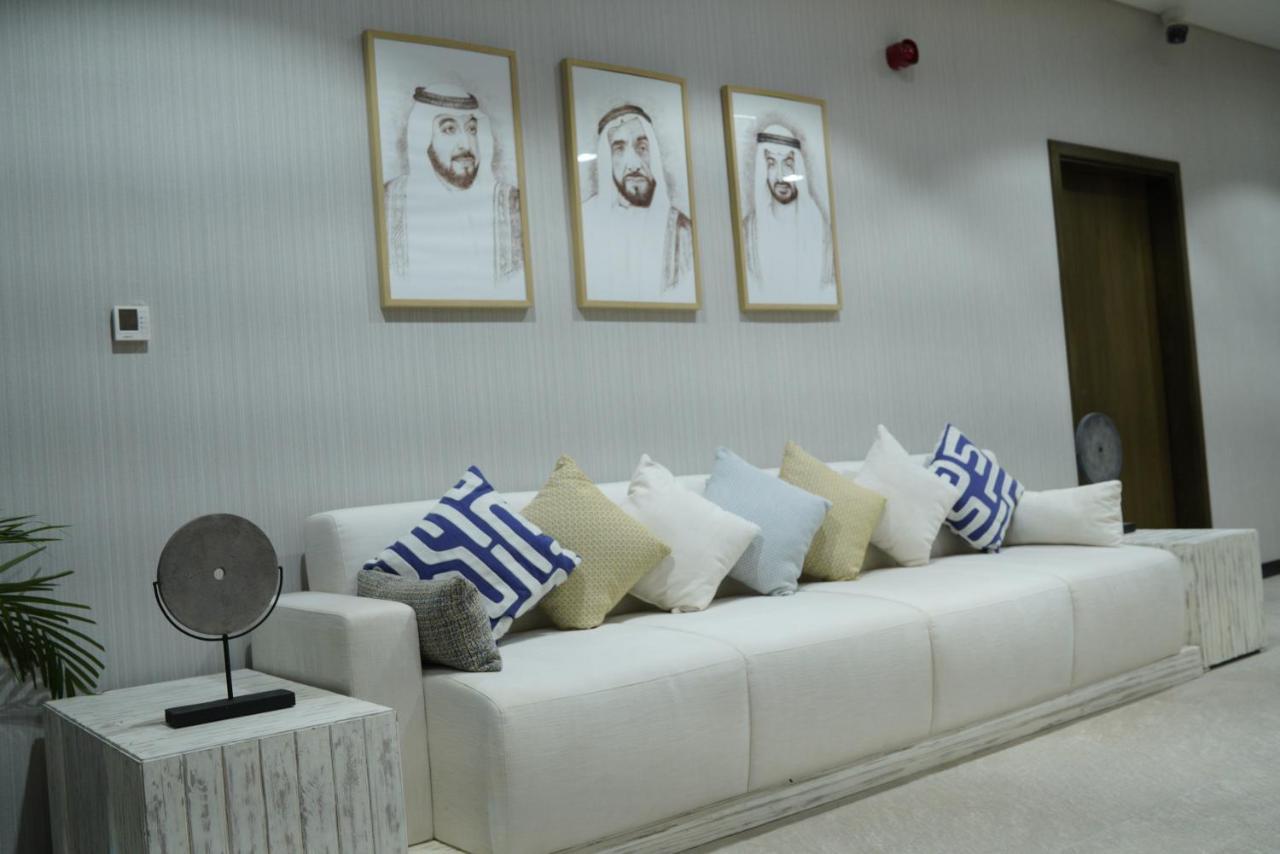 Bab Al Nojoum Hudayriyat Camp Hotel Абу Даби Екстериор снимка