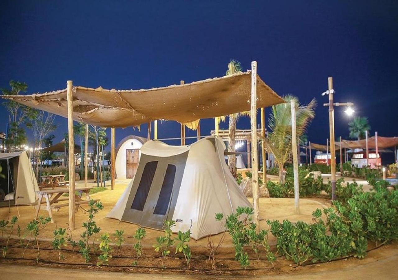 Bab Al Nojoum Hudayriyat Camp Hotel Абу Даби Екстериор снимка
